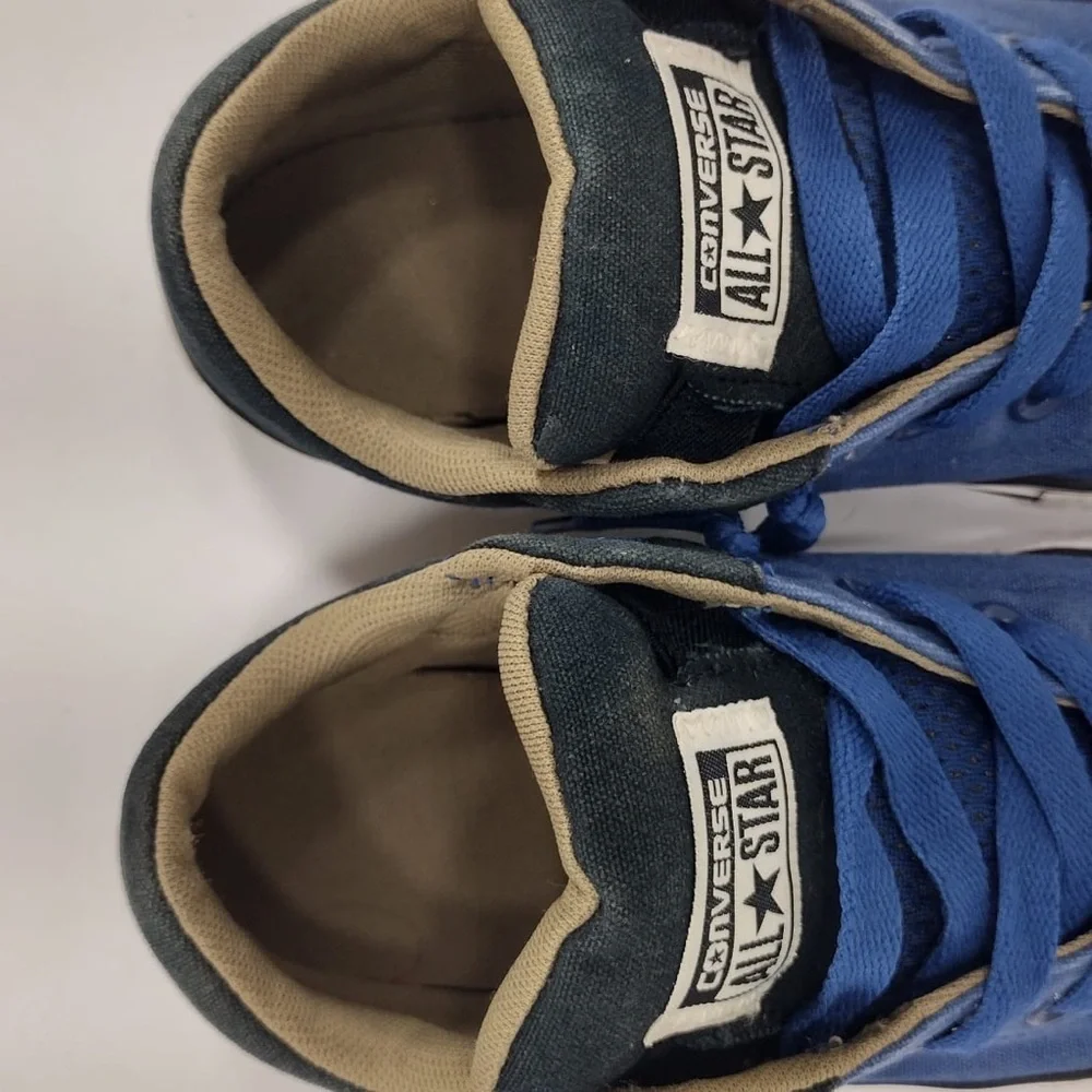 Converse Blue and White Chuck Sneakers size 3 pre owned Exellent condition
